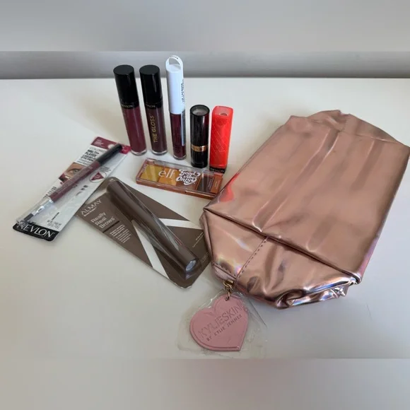 Makeup Bundle - NWT - Picture 1 of 8